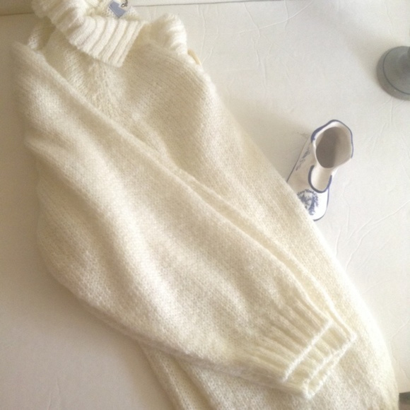 Diane Von Furstenberg Ivory Vintage Sweater, Winter, Warm, Pullover - Picture 5 of 6